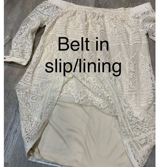 NWT David’s bridal speechless
Off-the-Shoulder 3/4-Sleeve Lace Shift Dr… - Picture 6 of 15